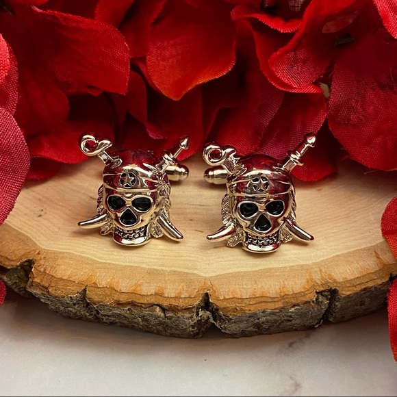 Silver Pirate Skull Cufflinks with Swords - Picture 5 of 16